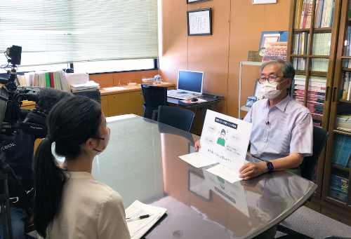 取材を受けてコメントする毛利事業管理者