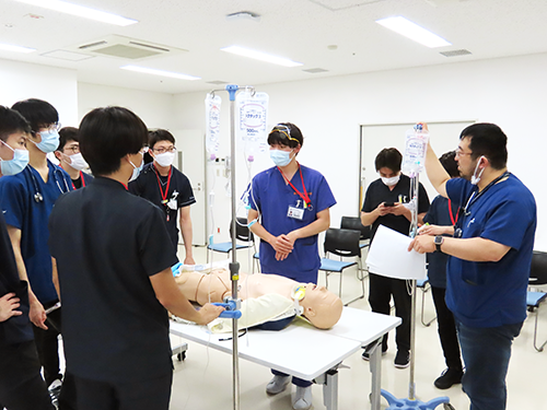 外傷初期対応シミュレーション研修の様子