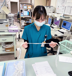 調剤室での監査業務