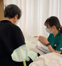 患者さんへの服薬指導の様子