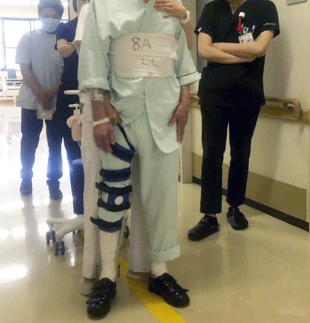 装具を使用した立位歩行訓練