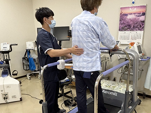 トレッドミル検査運動負荷試験の様子