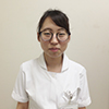 白色の制服を着た6A病棟 Y・Tさんの写真