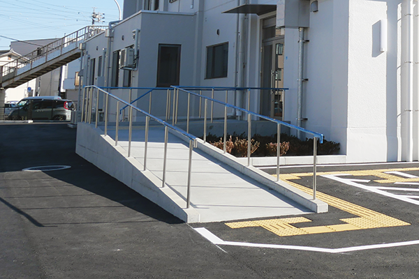 スロープの工事状況