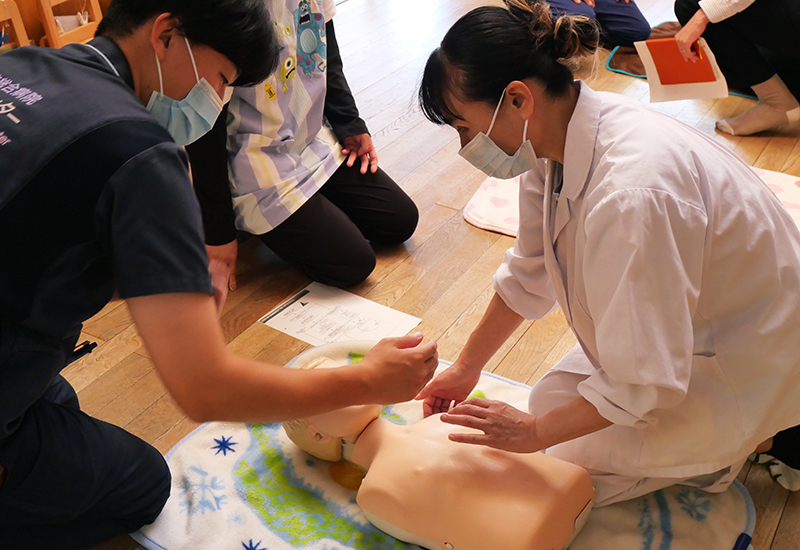 院内保育士による救命措置訓練